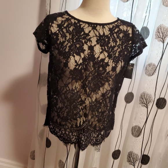 NWT Abercomibe & Fitch black Lace top in size xs small - Picture 2 of 5